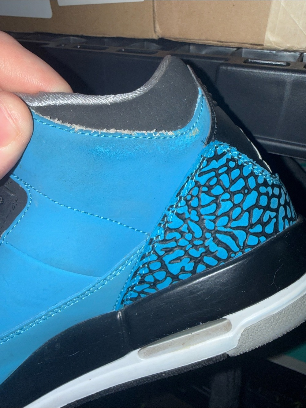 Air Jordan 3 Retro Powder Blue GS Size 5.5Y / 7W Sneakers Nike 398614-406 GUC - Picture 3 of 3